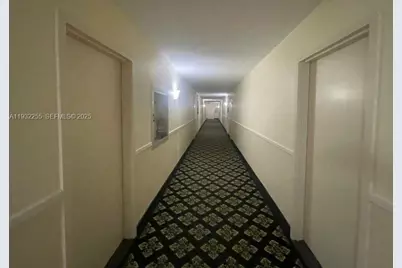 2500 NE 48th Ln #301, Fort Lauderdale, FL 33308 - Photo 10