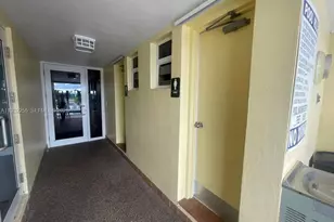 2500 NE 48th Ln, Fort Lauderdale, FL 33308 - Photo 32