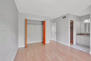1860 Venice Park Dr, North Miami, FL 33181 - Photo 2