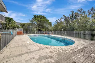 1860 Venice Park Dr, North Miami, FL 33181 - Photo 30