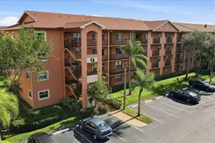 601 SW 142nd Ave, Pembroke Pines, FL 33027 - Photo 2
