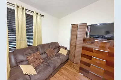 10877 NW 8th St, Pembroke Pines, FL 33026 - Photo 6