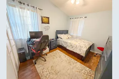 10877 NW 8th St, Pembroke Pines, FL 33026 - Photo 16