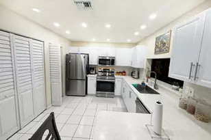 10877 NW 8th St, Pembroke Pines, FL 33026 - Photo 30