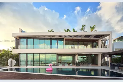 1413 N Venetian Way, Miami, FL 33139 - Photo 1