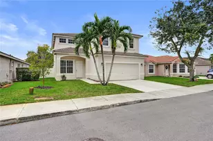 16452 NW 22nd St, Pembroke Pines, FL 33028 - Photo 2