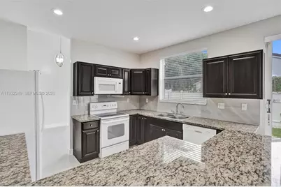 16452 NW 22nd St, Pembroke Pines, FL 33028 - Photo 12