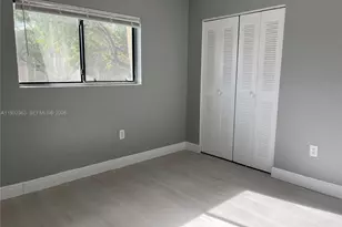 350 W Palm Cir W, Pembroke Pines, FL 33025 - Photo 18