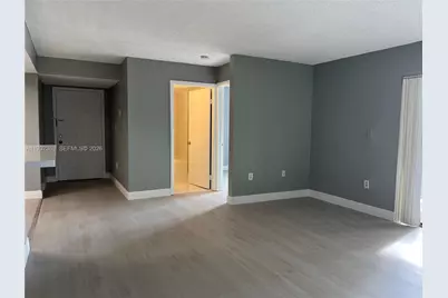 350 W Palm Cir W #201, Pembroke Pines, FL 33025 - Photo 10