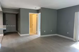 350 W Palm Cir W, Pembroke Pines, FL 33025 - Photo 10