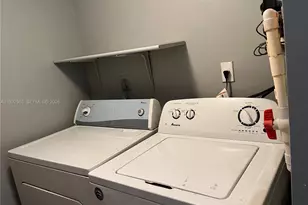 350 W Palm Cir W, Pembroke Pines, FL 33025 - Photo 22