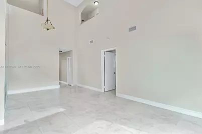 10738 N Saratoga Dr, Cooper City, FL 33026 - Photo 4