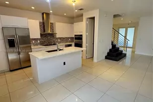 10550 NW 65th Ln, Doral, FL 33178 - Photo 4
