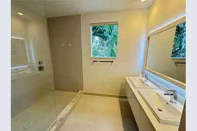 10550 NW 65th Ln, Doral, FL 33178 - Photo 30