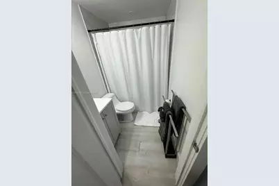 111 NW 39th Ave, Miami, FL 33126 - Photo 18
