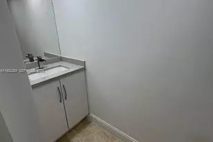 1717 N Bayshore Dr, Miami, FL 33132 - Photo 14