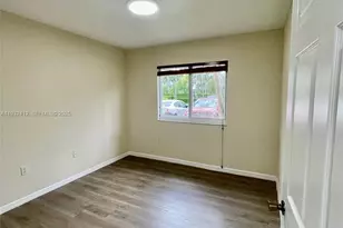 3415 NE 9th Dr, Homestead, FL 33033 - Photo 4