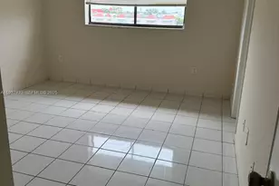5290 W 21st Ct, Hialeah, FL 33016 - Photo 10