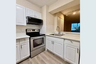 546 SW 1st St #403, Miami, FL 33130 - Photo 10