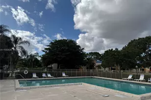 185 Lakeview Dr, Weston, FL 33326 - Photo 40