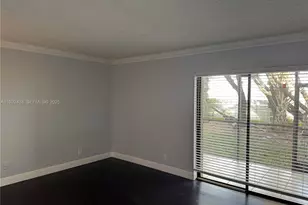 185 Lakeview Dr, Weston, FL 33326 - Photo 16