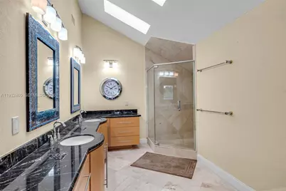 7840 NW 86th Ter, Tamarac, FL 33321 - Photo 14