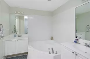 9805 NW 52nd St, Doral, FL 33178 - Photo 20