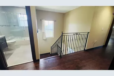 1094 Redwood St #1094, Hollywood, FL 33019 - Photo 14