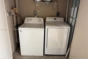 220 SW 116th Ave, Pembroke Pines, FL 33025 - Photo 12