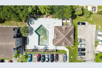 7200 NW 179th St #105, Hialeah, FL 33015 - Photo 24