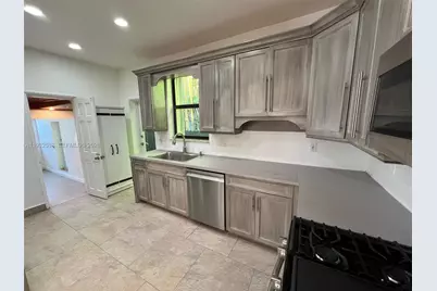 4575 Post Ave, Miami Beach, FL 33140 - Photo 20