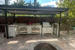 3134 NE 3rd Dr, Homestead, FL 33033 - Photo 10