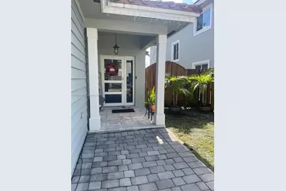 3134 NE 3rd Dr, Homestead, FL 33033 - Photo 2