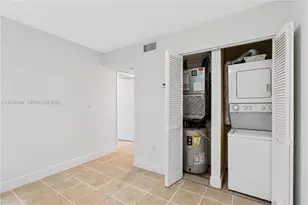 7200 NW 179th St, Hialeah, FL 33015 - Photo 16
