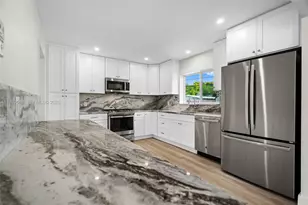 251 SE 7th St, Pompano Beach, FL 33060 - Photo 4