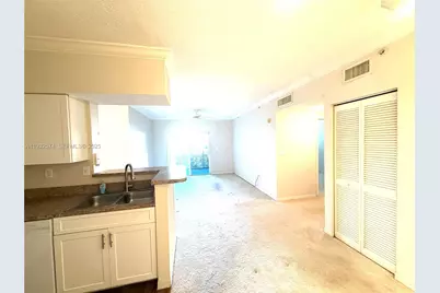 11630 SW 2nd St #17105, Pembroke Pines, FL 33025 - Photo 16