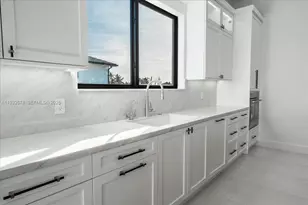 126 SE Sunrise Dr, Marathon, FL 33050 - Photo 18