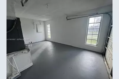 11331 NW 37th Pl, Sunrise, FL 33323 - Photo 18