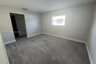 11331 NW 37th Pl, Sunrise, FL 33323 - Photo 12