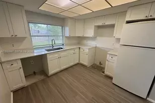 11331 NW 37th Pl, Sunrise, FL 33323 - Photo 6