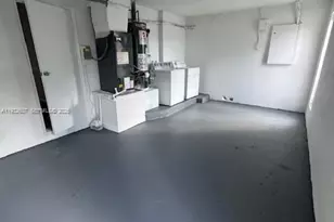 11331 NW 37th Pl, Sunrise, FL 33323 - Photo 16