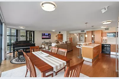 6423 Collins Ave #1005, Miami Beach, FL 33141 - Photo 34