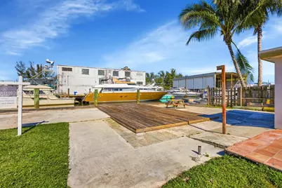 3551 NW 20th St, Miami, FL 33142 - Photo 30