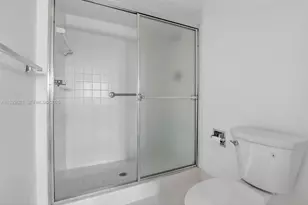 13800 SW 5th Ct, Pembroke Pines, FL 33027 - Photo 20