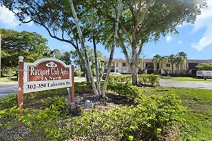 341 Lakeview Dr, Weston, FL 33326 - Photo 2