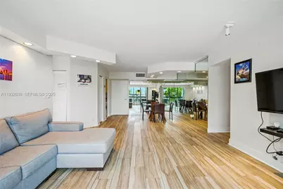 3600 Mystic Pointe Dr #305, Aventura, FL 33180 - Photo 8