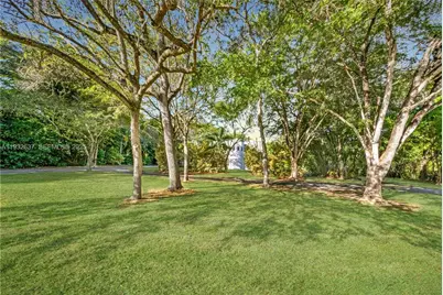 10900 SW 90th Ave, Miami, FL 33176 - Photo 44