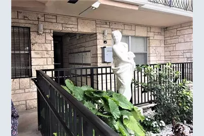 3640 NW 9th St #406, Miami, FL 33125 - Photo 8