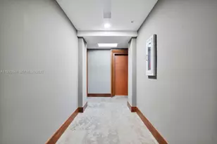 31 SE 5th St, Miami, FL 33131 - Photo 34