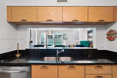 31 SE 5th St #2911, Miami, FL 33131 - Photo 6